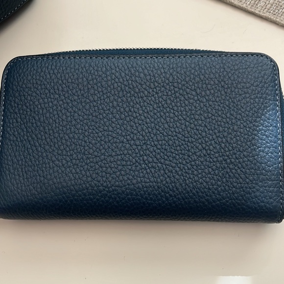 COACH Val Duffle w/matching wallet - Picture 9 of 9